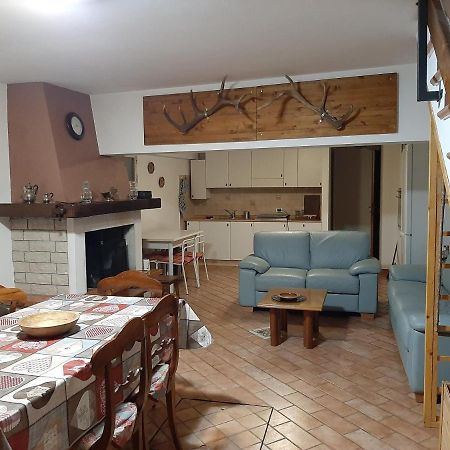فيلا La Casa Di Walter E Rosa كاستل دي سانجرو المظهر الخارجي الصورة